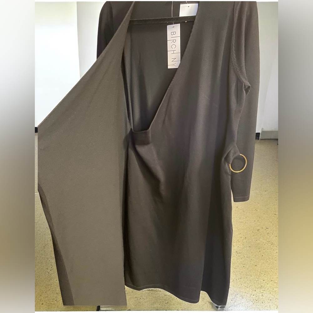 BIRCH NY Black V-Neck Wrap Style Dress
NWT
PTP-21
L-40
*Marked Down - Picture 4 of 7